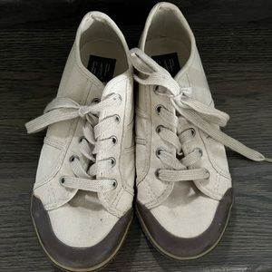 Gap boys shoes sz 3 VGUC (kids not toddler)